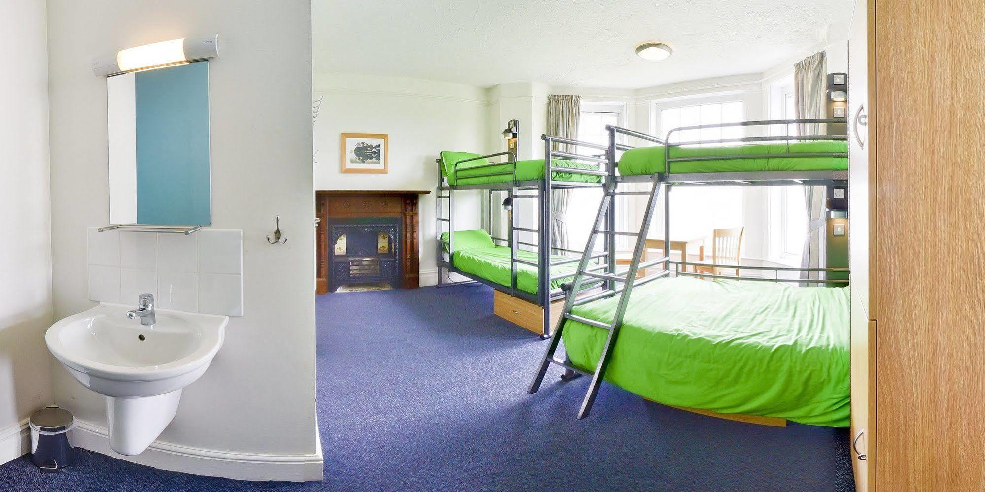 วายเอชเอ โคเวอร์แรค Hostel ภายนอก รูปภาพ